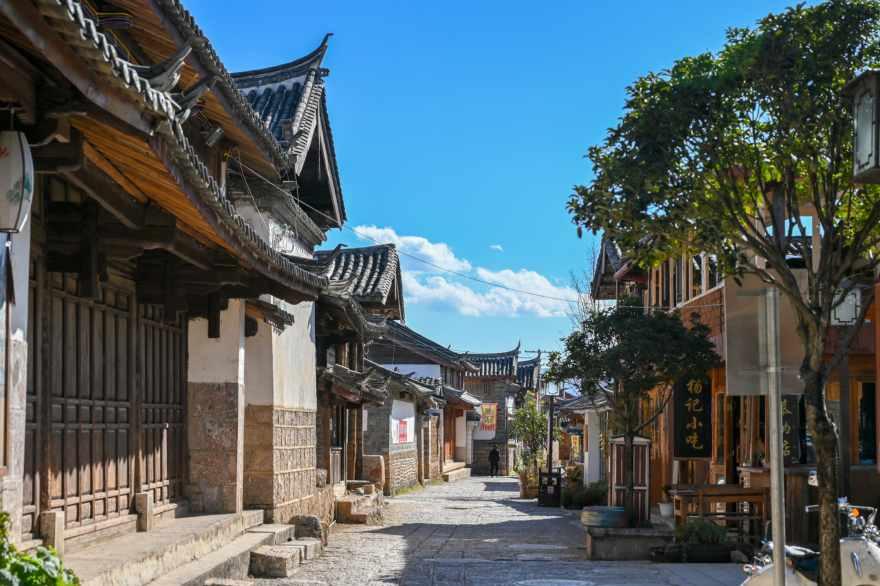 【应对低温雨雪天气】吴集镇:入户宣传摸底细 破冰除雪保平安